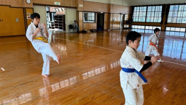 勇気を振り絞って挑戦する