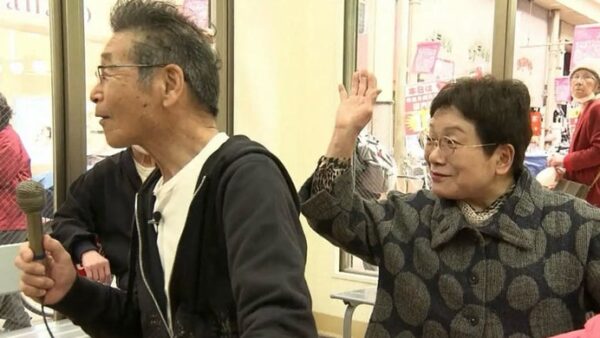 探偵！ナイトスクープ：東京出身の夫に証明したい！　関西のおばちゃんは褒められると叩く