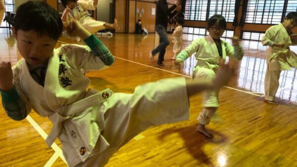 道着にロゴが付きました。