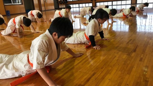 輪が広がる