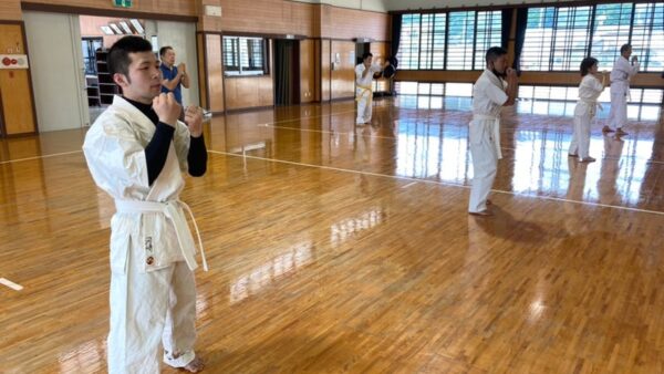 白帯ばかりのフレッシュな稽古